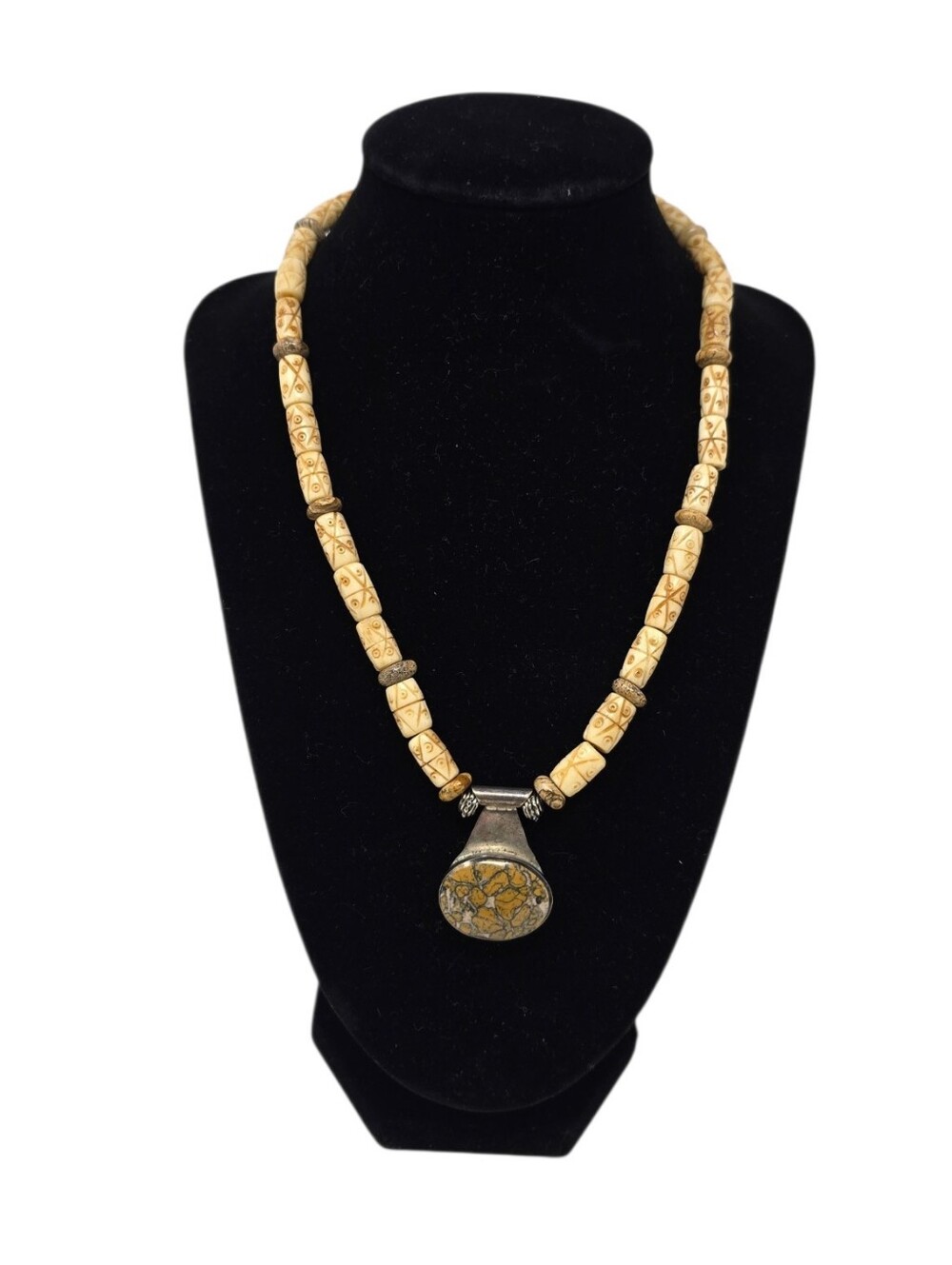 Sterling Silver 925 Southwestern Stone Pendant Carved Bone Bead Necklace